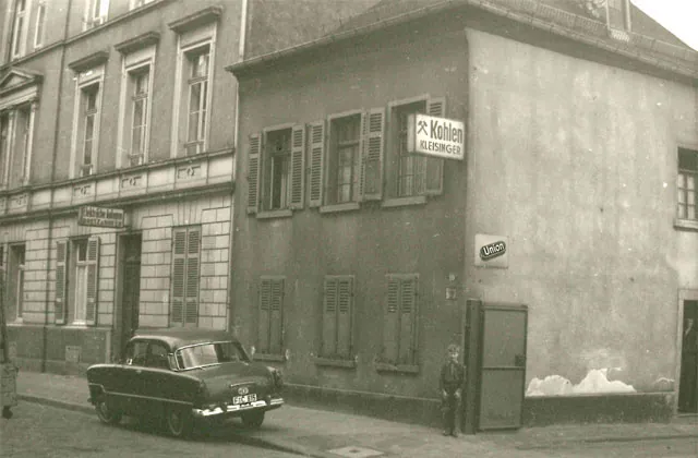Standort Lersnerstraße mit Fahrzeug (1950) - schwarz-weiss